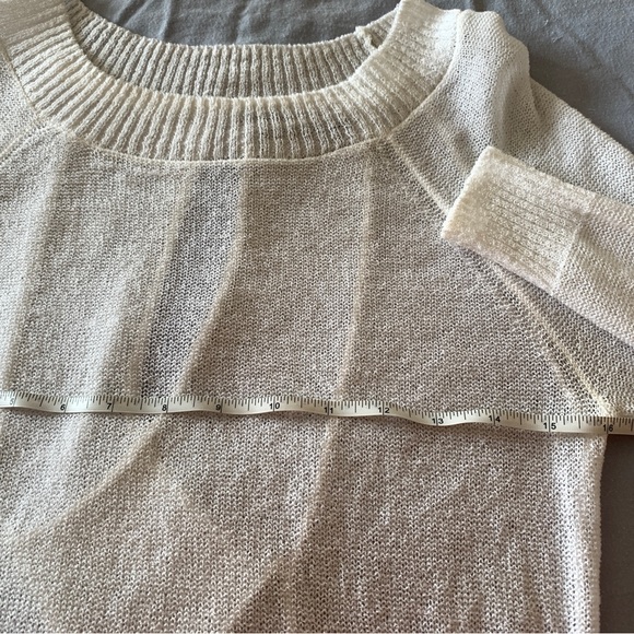 👍Price Drop: Anna Scott knit blouse with slight openings and twists on the back - Picture 5 of 6